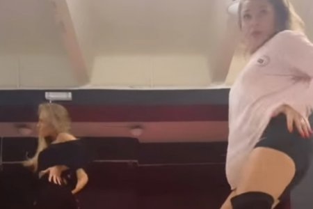Лиза Пескова опубликовала видео «горячих» танцев в Сети