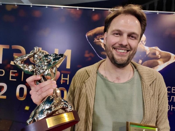 Журналист из Нижнего Тагила Александр Мартиросов стал победителем главного ТВ-конкурса «ТЭФИ-Регион». Это уже второй «Золотой Орфей» в его карьере
