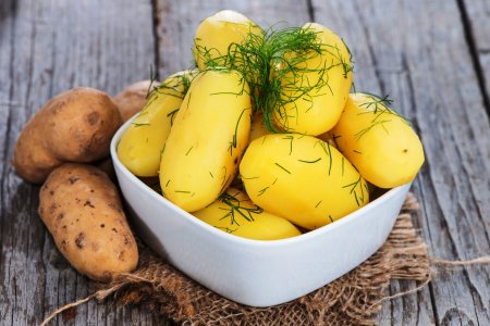 «А ну, считай: картошка жареная, отварная, пюре...»: названы опасные для здоровья блюда из картофеля