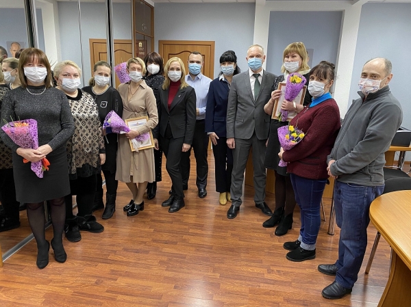 Сотрудники городской больницы № 1 Нижнего Тагила получили награды от Минздрава