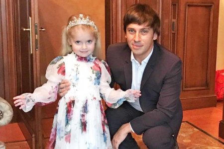 «Лучшая пара сезона»: Максим Галкин удивил фанатов зажигательным танцем с дочкой