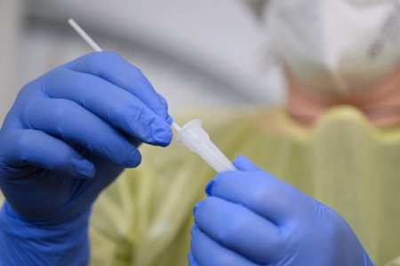 Защитят ли российские вакцины от индийского штамма COVID-19: вирусолог