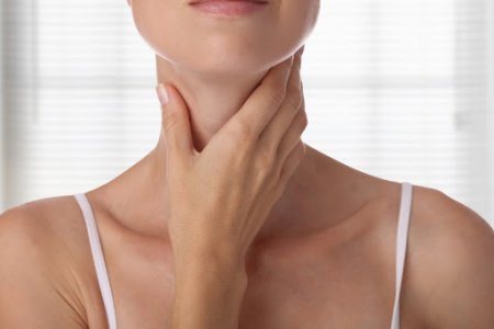 Основной внешний признак проблем с щитовидкой