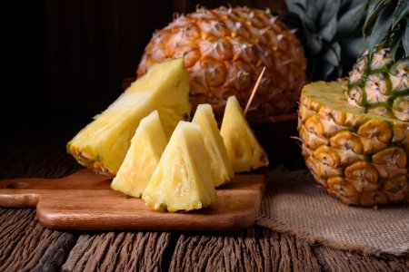 Крепкий иммунитет и здоровая кожа: какую пользу организму приносит ананас