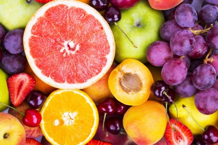Чем опасно чрезмерное употребление фруктов: диетолог