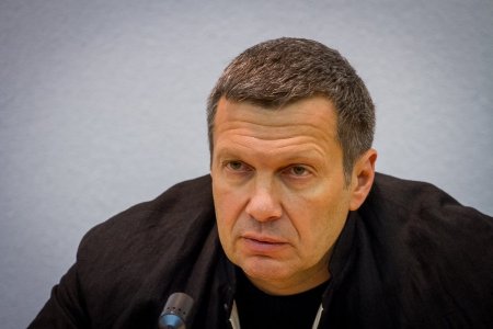 Владимир Соловьев пригрозил Алексею Панину тюремным сроком за призыв плюнуть в него