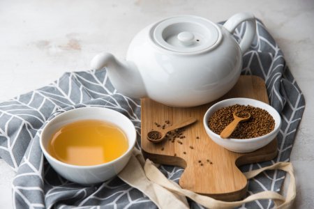 Для долголетия и контроля уровня сахара: простой чай для продления жизни