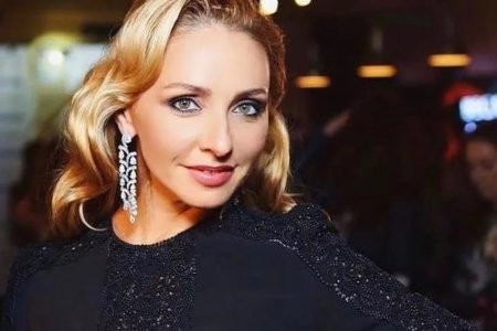 «Очень красивая»: Татьяна Навка поразила поклонников фото в откровенном наряде