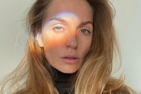 «Натуральная красота»: Саша Савельева показала себя без макияжа, ретуши и фотошопа