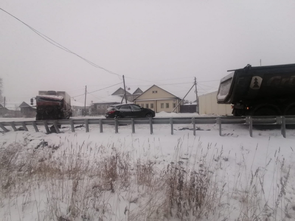 В селе Николо-Павловское под Нижним Тагилом произошло ДТП с участием грузовика
