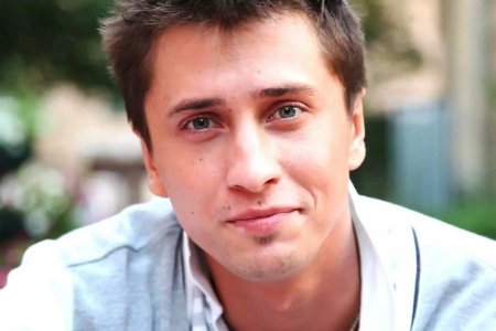 «Суперпапа»: Павел Прилучный показал, как отдохнул с детьми в парке аттракционов в Сочи