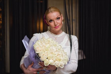 «В парике жениха»: Анастасия Волочкова предстала на «Давай поженимся!» в необычном образе