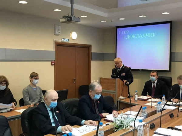 Ибрагим Абдулкадыров отчитался перед депутатами об основных результатах работы полиции в 2021 году