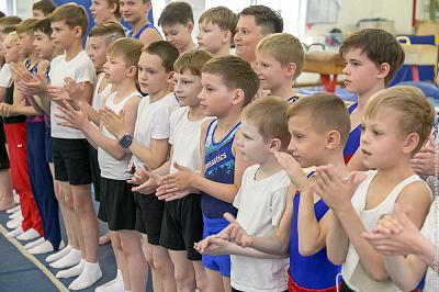 Олимпийский чемпион Давид Белявский встретился  с юными спортсменами Нижнего Тагила