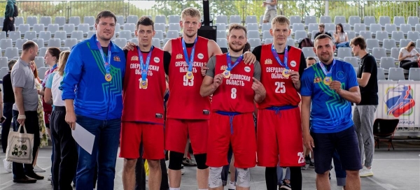 3х3: баскетболисты Свердловской области завоевали золото и бронзу на  Всероссийской спартакиаде сильнейших спортсменов. Сегодня стартует турнир 5х5