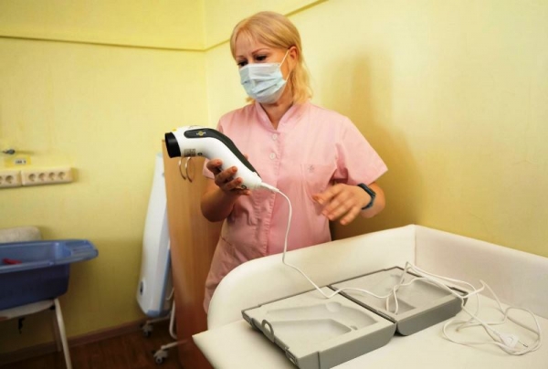 Больнице Нижнего Тагила подарили оборудование для реабилитации новорожденных