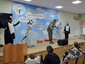Терапия радостью: Свердловская детская филармония устроила праздник для детей в больнице