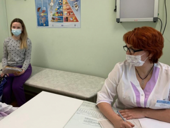 Врачи выездной поликлиники детской больницы Первоуральска обследовали в сёлах около 200 детей