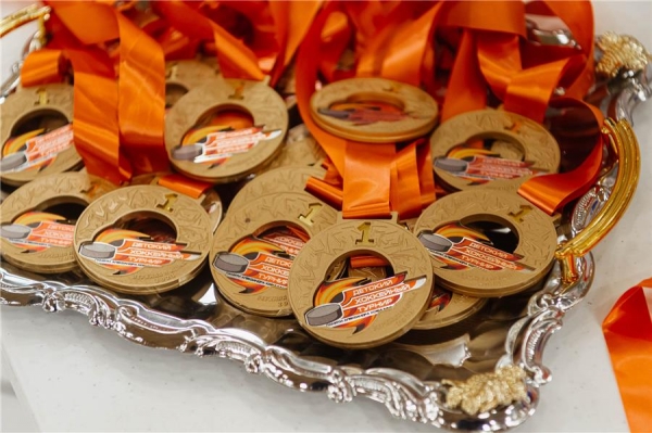 В Верхней Пышме наградили участников и победителей детского хоккейного турнира, посвящённого памяти Александра Козицына
