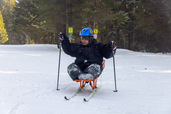 Специальные лыжи для людей с инвалидностью протестировали под Нижним Тагилом