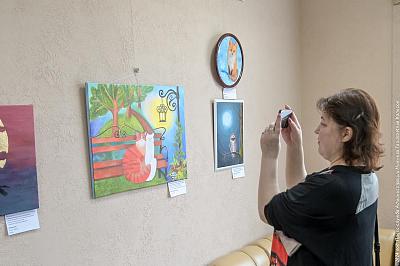 В администрации города открылась выставка художественных работ сотрудников мэрии «Искусство в каждом из нас»