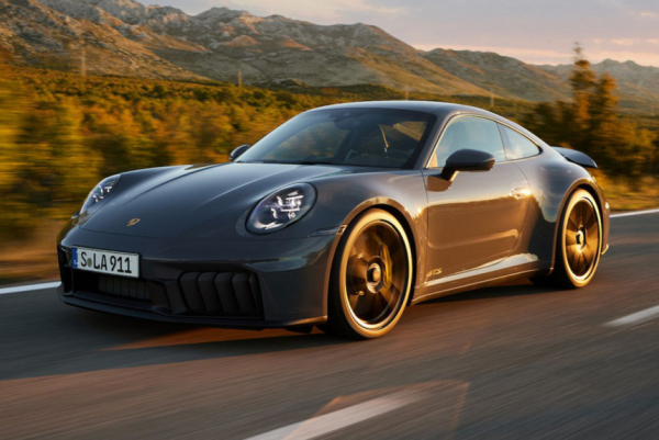 Гибридный Porsche 911 ознаменовал обновление базовой модели