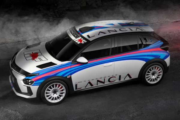 Мощная Lancia Ypsilon HF: не только электромобиль!