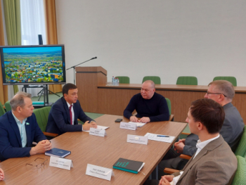 Министр здравоохранения Свердловской области Андрей Карлов оценил выполнение госпрограмм в больницах на западе региона
